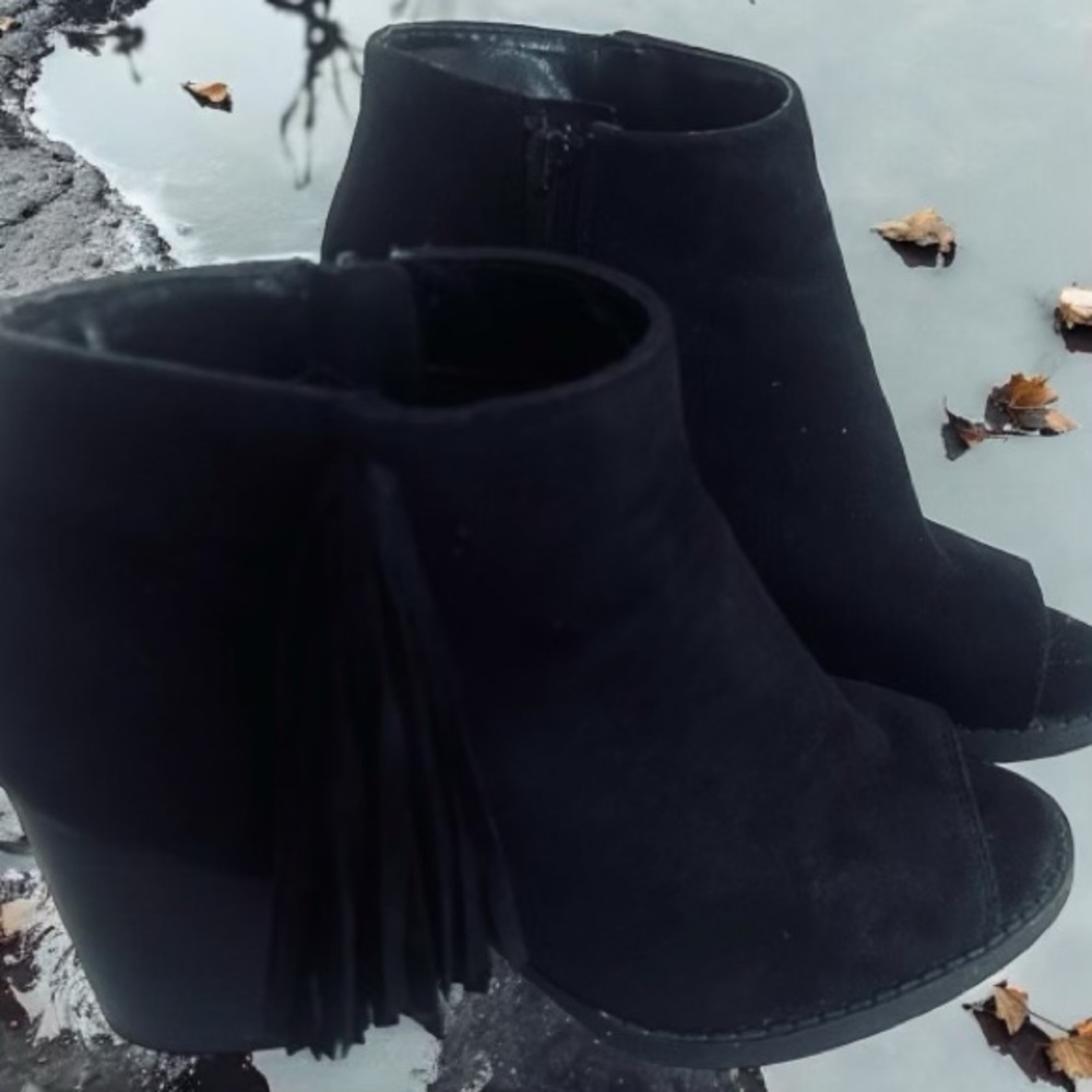 Woman’s Neiman Marcus boots